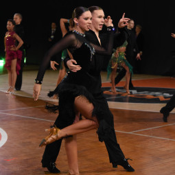 20.02.2026 20:00 ВзрМол до В и RS Юниоры2 1 Латина ⅛