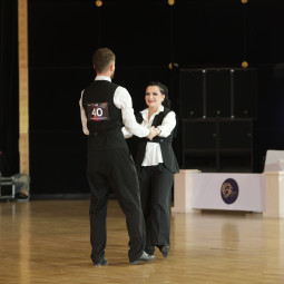 08.11.2025 16:33 Swing Dance