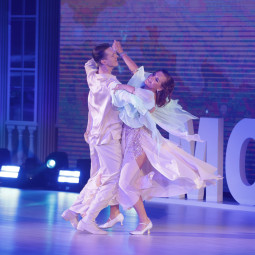 21.12.2025 19:15 Шоу Анна Лыкова Олег Харламов