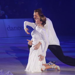 21.12.2025 19:15 Шоу Вера Фартушняк Денис Тагинцев